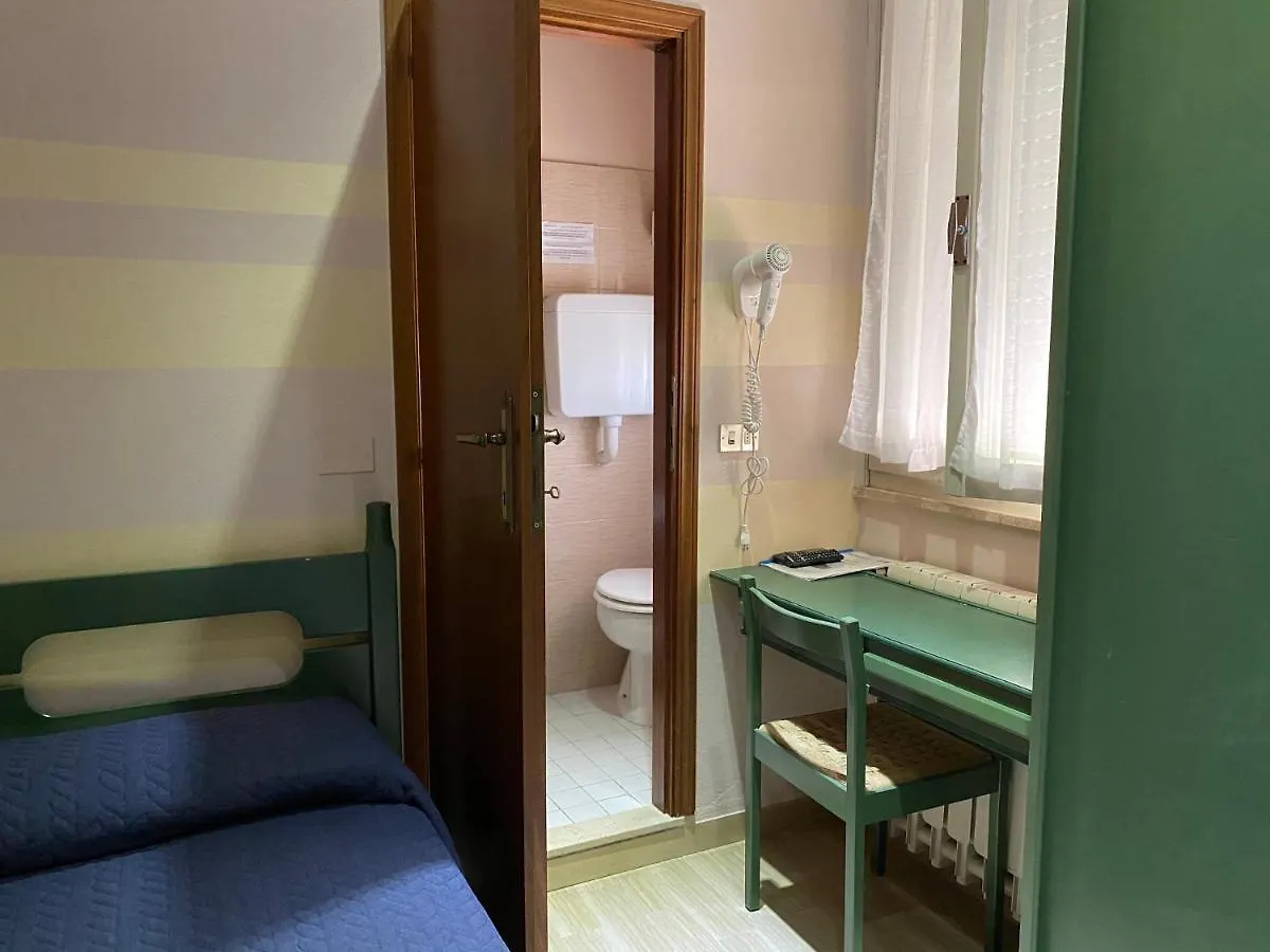 Hotel Moderno - Bed & Breakfast Cervia 3*,