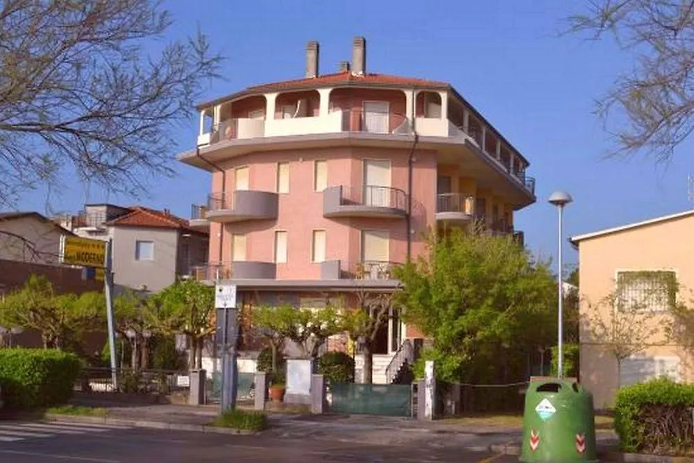 Hotel Moderno - Bed & Breakfast Cervia 3*,